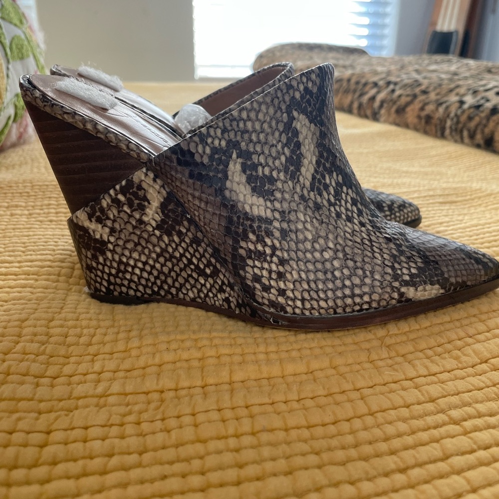 Jessica Simpson snake skin mules
